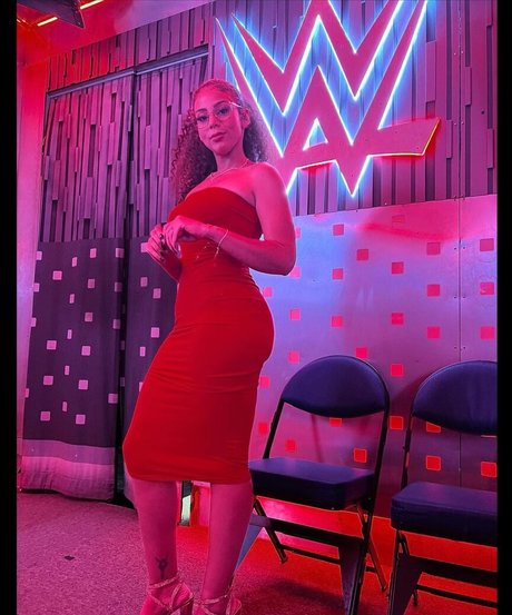 hottest teacher onlyfans top photo