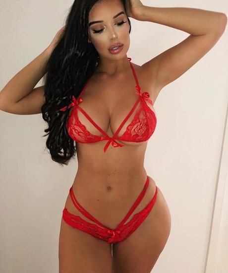 tiny onlyfans beautiful photo