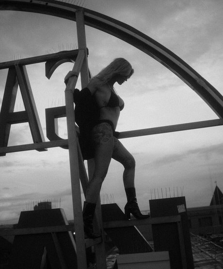 Kunshikitty naked actress image