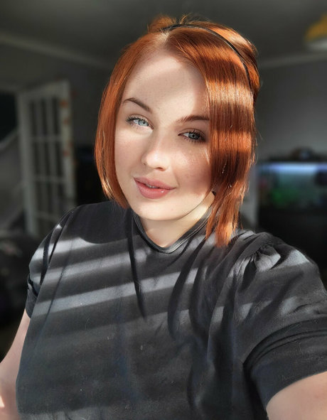 maebry naked star picture