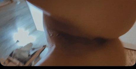 famous midget onlyfans nude photo