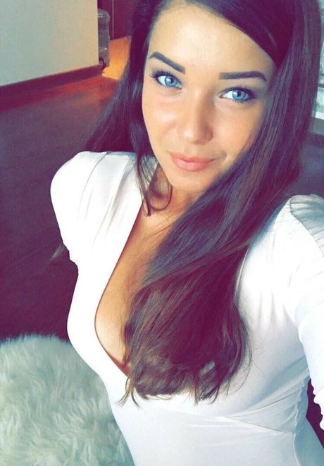 Divine Ramona hot pornstar galleries