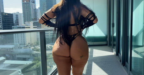 latina shemale onlyfans free naked picture