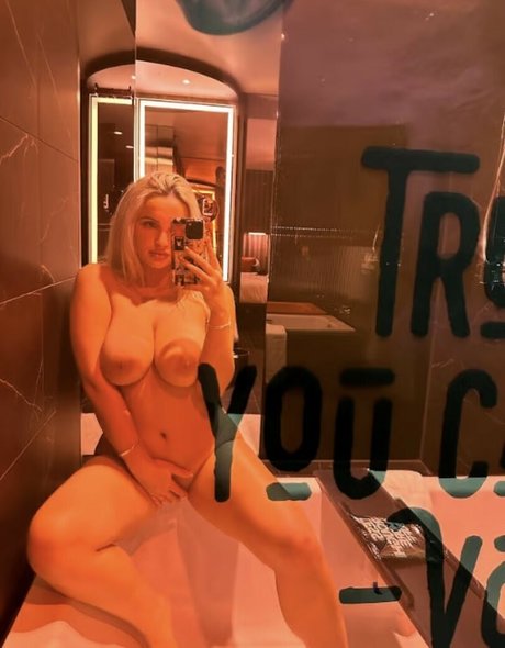 Vee Campbell nudes actress pictures