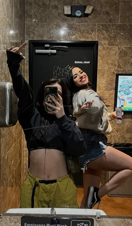 social media influencer onlyfans free porn archive