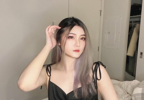 lily275 pornographic model picture