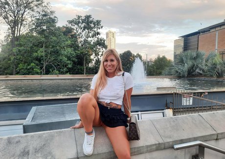 catie lee free erotic star photos