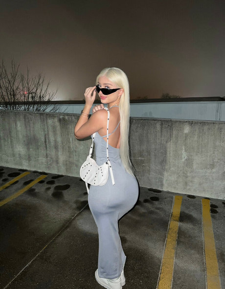 cakebatterchlo exclusive star image