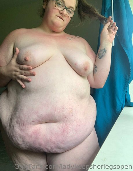 ladykeepsherlegsopen nice pornstar photo