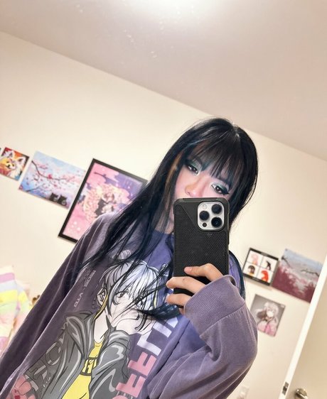 LilyPichu model naked image