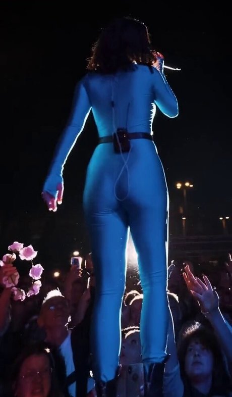 Apostoleanu nude model pics