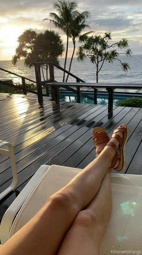 kittenwithfangsfree pretty actress img