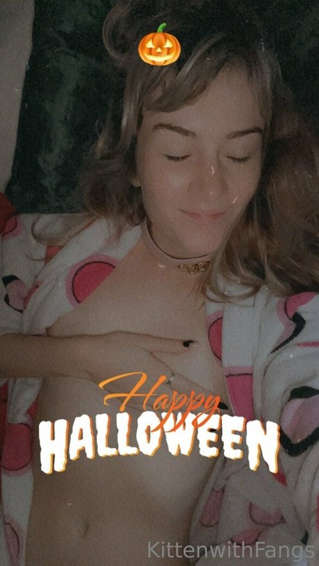 kittenwithfangsfree star naked img