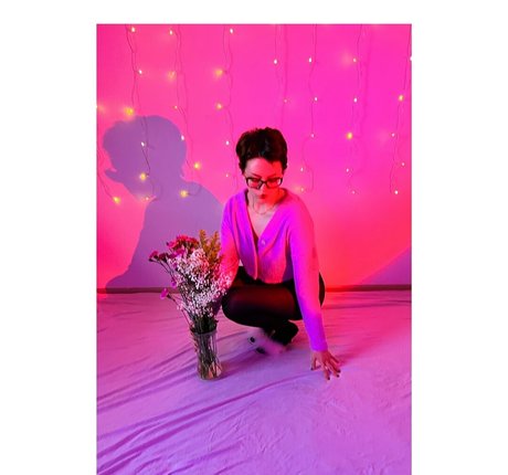 brunette petite onlyfans naked photos