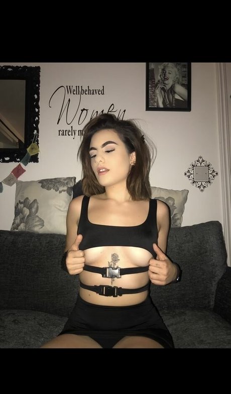 strip nude onlyfans hot naked pictures