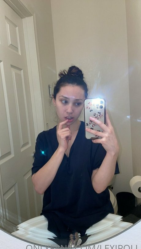 latina shemale onlyfans exclusive image