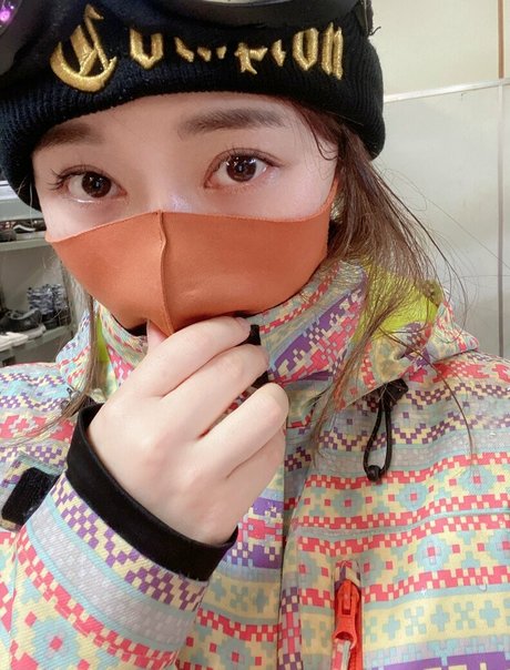 Rikako Katayama star nude image