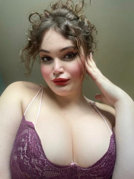 chantycocciolo erotic model picture