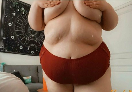 sleepy hneybee pornstar erotic photos