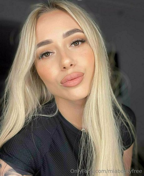 lesbian seduction onlyfans art naked photos