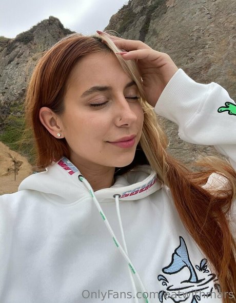 Eatwithmars pretty pornstar picture