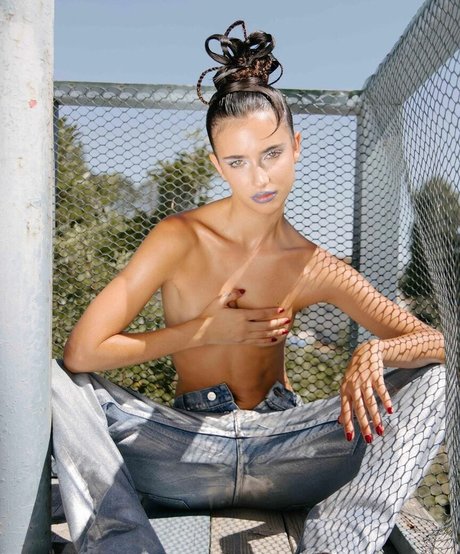 arab muscle onlyfans hot nude image