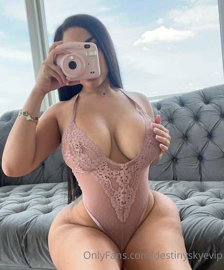 latina shemale onlyfans hd image