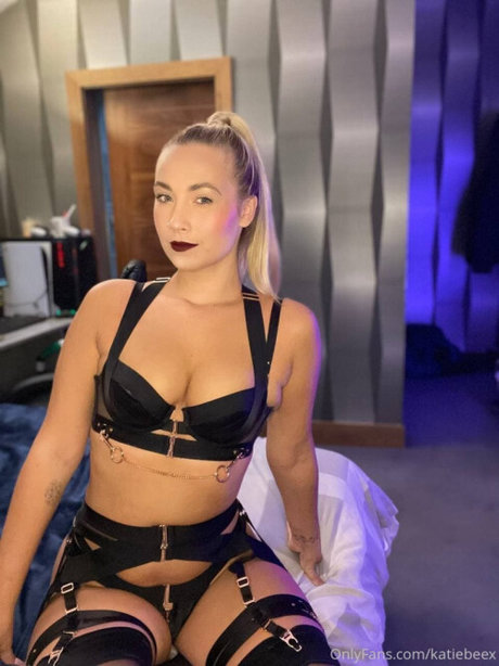 katiebeex pretty actress pics