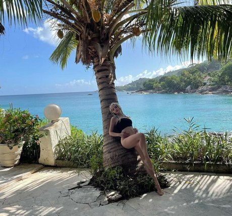 hairy ebony onlyfans pornographic gallery