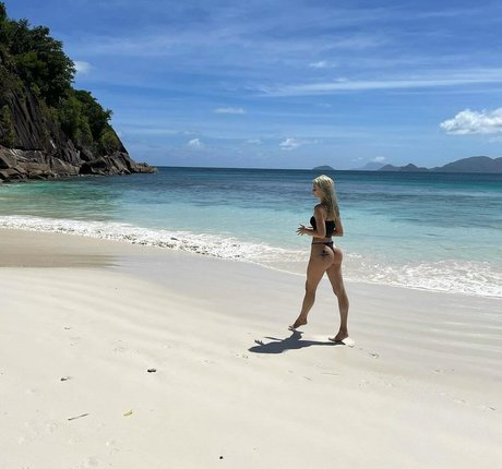 pool threesome onlyfans beautiful porn photo