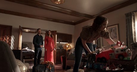 Emily Rudd nude star archive