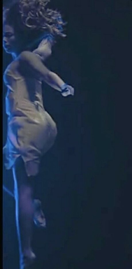 Emily Rudd adult model gallery