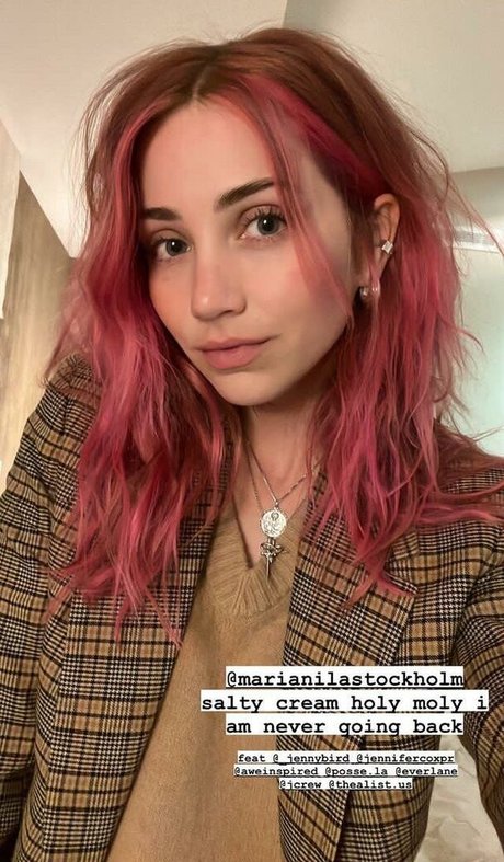 Emily Rudd star hot pics
