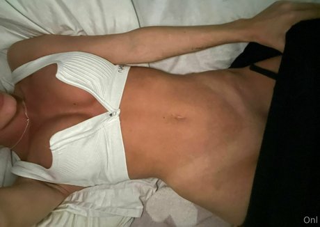 Emma Hix exclusive actress photo