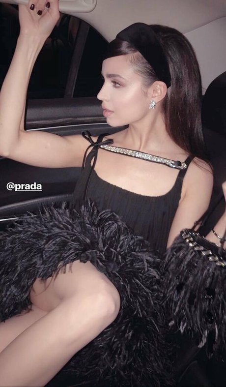 Sofia Carson erotic model images