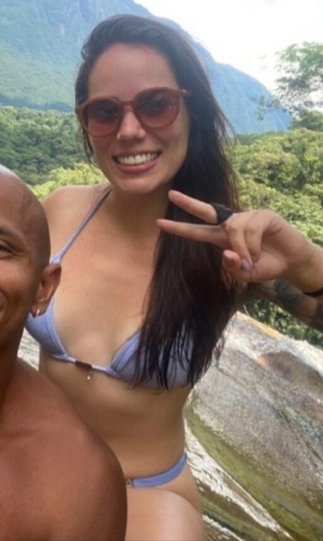 Fernanda Bommerich model erotic photo