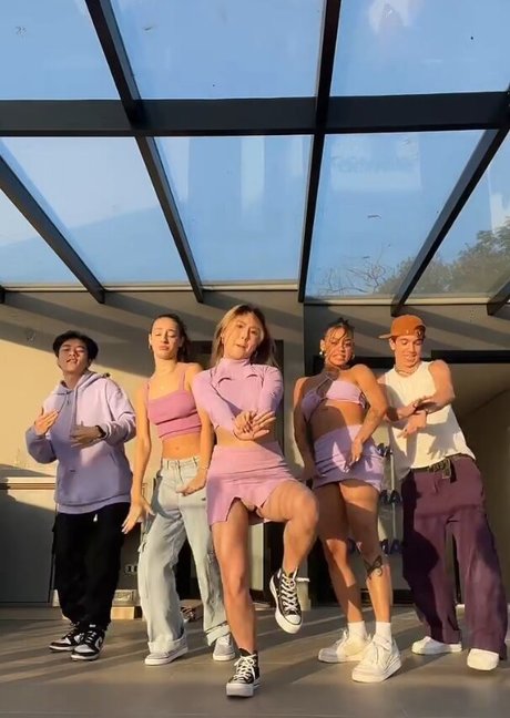 Jessie Shen erotic pornstar image