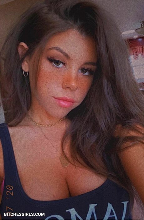 bethanylouwhoo star nude image