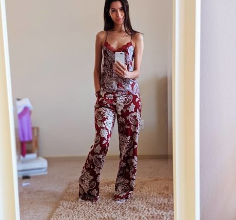 gorgeous milf onlyfans hd pics