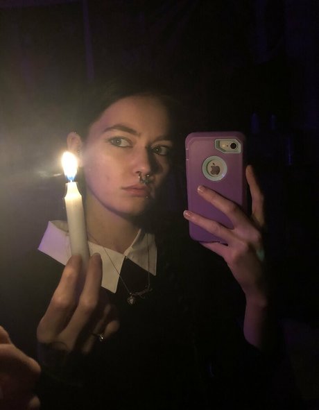 peacheyscreams free actress img