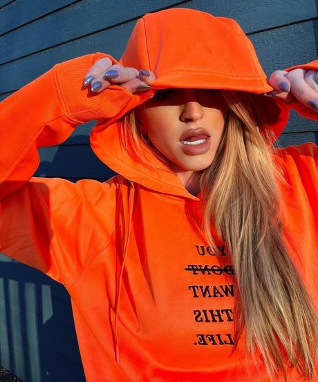 curvy girl onlyfans sexy photo