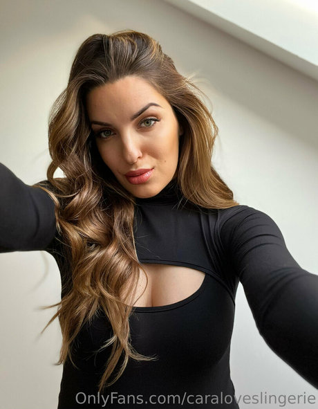 young asian onlyfans erotic pics