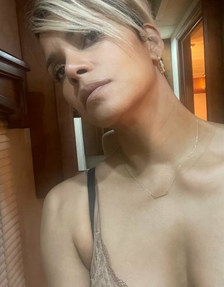 Halle Berry star nice pics
