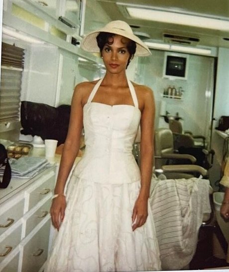 Halle Berry free pornstar images