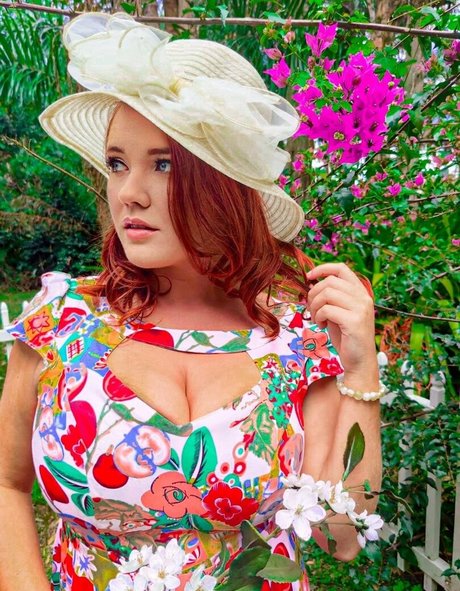 social media influencer onlyfans free nude picture