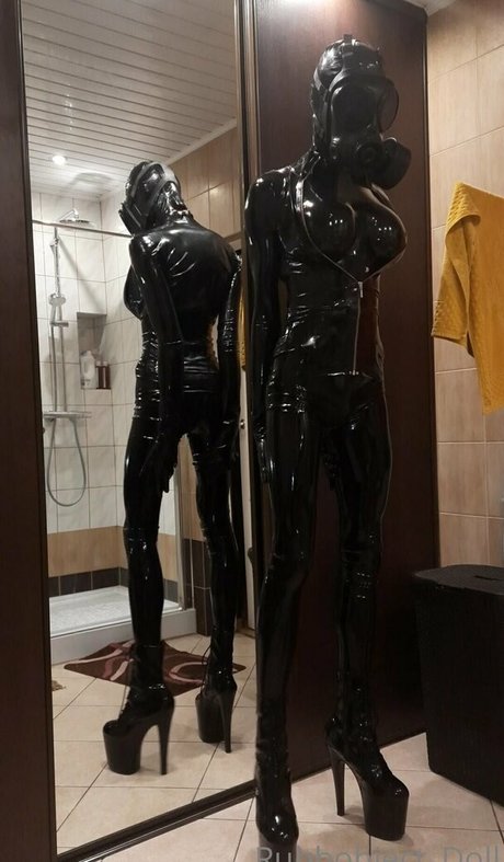 rubbobject doll model nudes picture