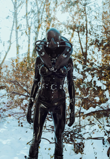 rubbobject doll model erotic picture