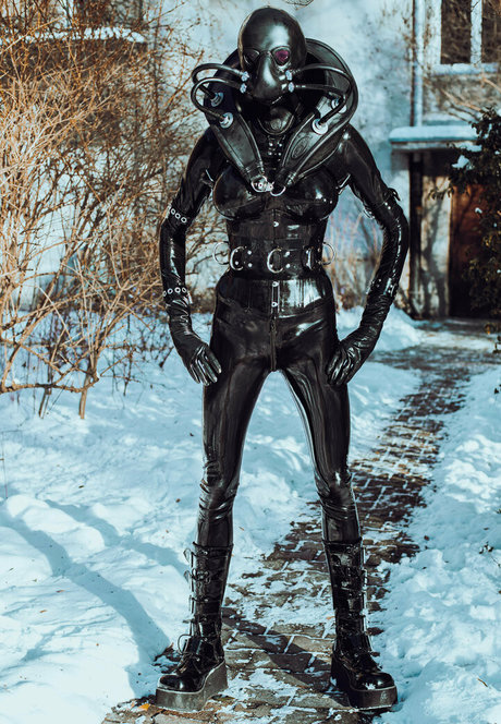 rubbobject doll model nude galleries