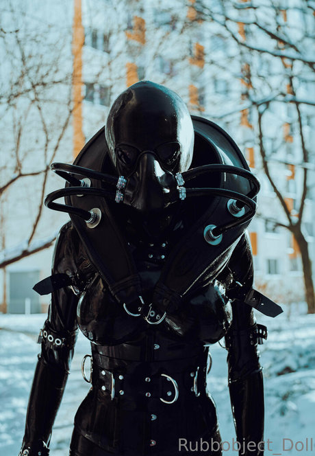 rubbobject doll exclusive actress img