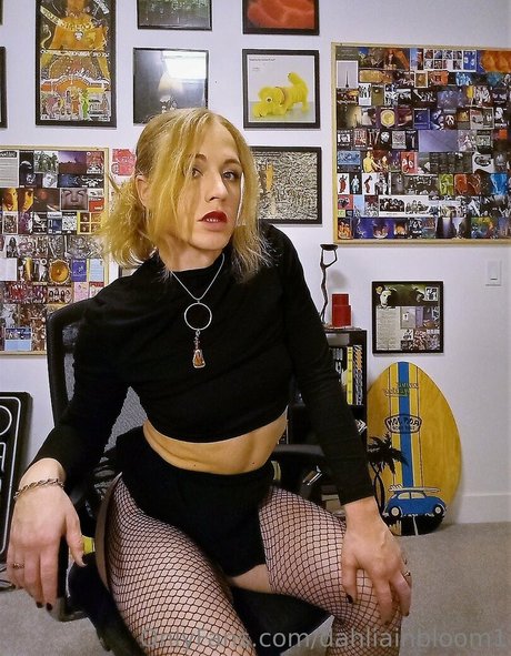 big tits lesbians onlyfans free sexy img